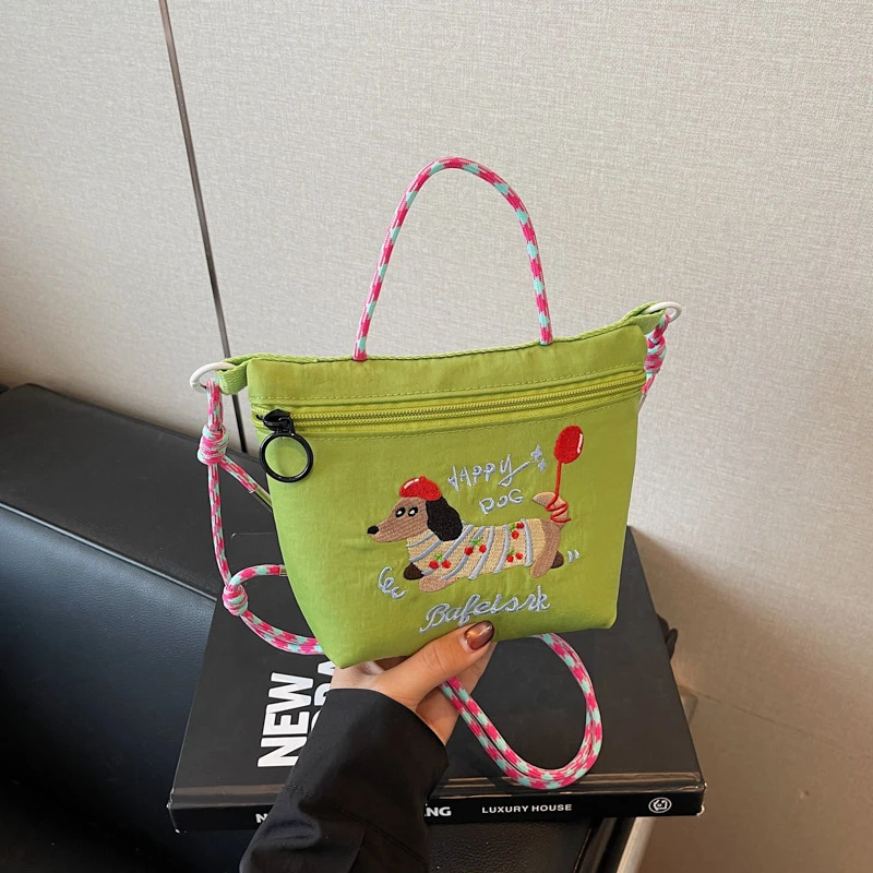 

Новые однотонные нейлоновые сумки на плечо большой емкости с буквами, 2021, высококачественные сумки-тоут, универсальные женские сумки с милой вышивкой