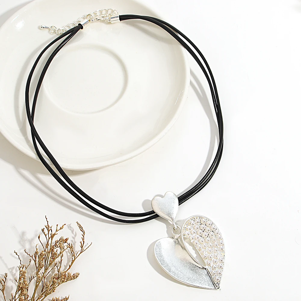 

Amorcome Elegant Imitation Pearl Hollowed Love Heart Pendant Necklace For Women Romantic Leather Rope Necklace Exquisite Jewelry