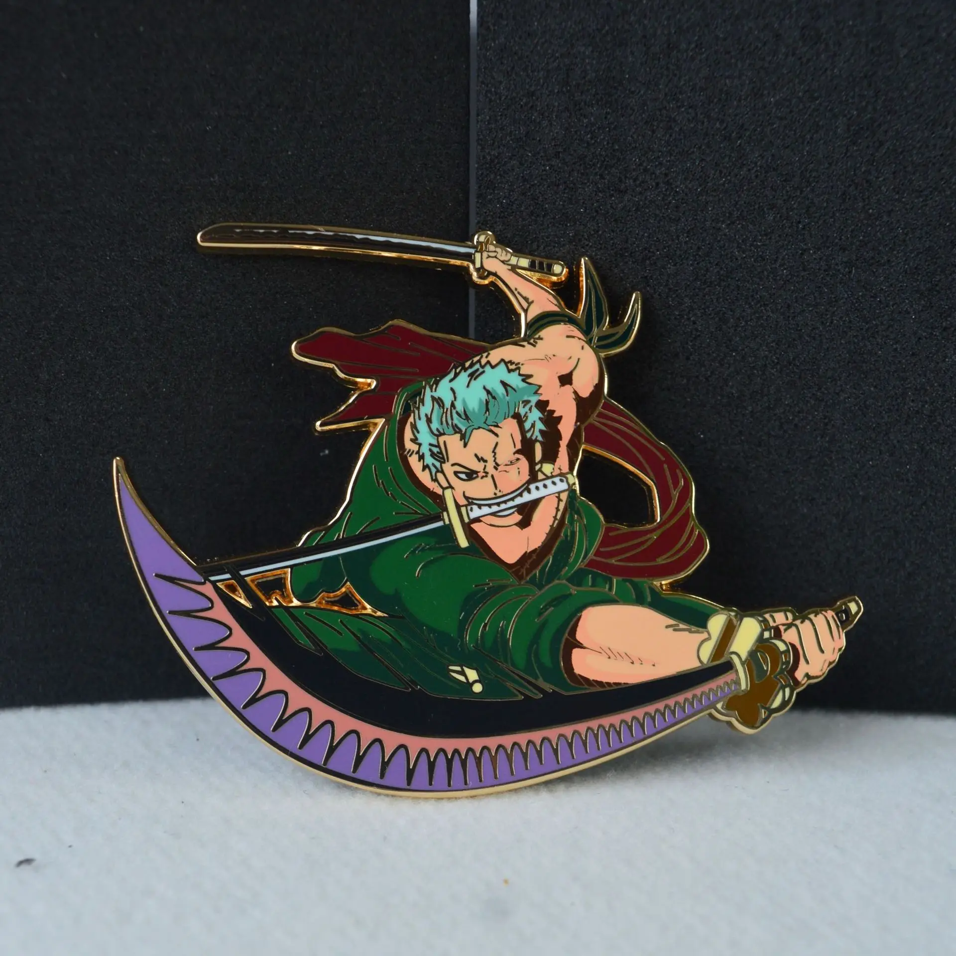Anime ONE PIECE Metal Badge Roronoa Zoro Pins Pendant Japanese Manga Brooches for Bag Backpack Clothing Lapel Cosplay Gift Decor