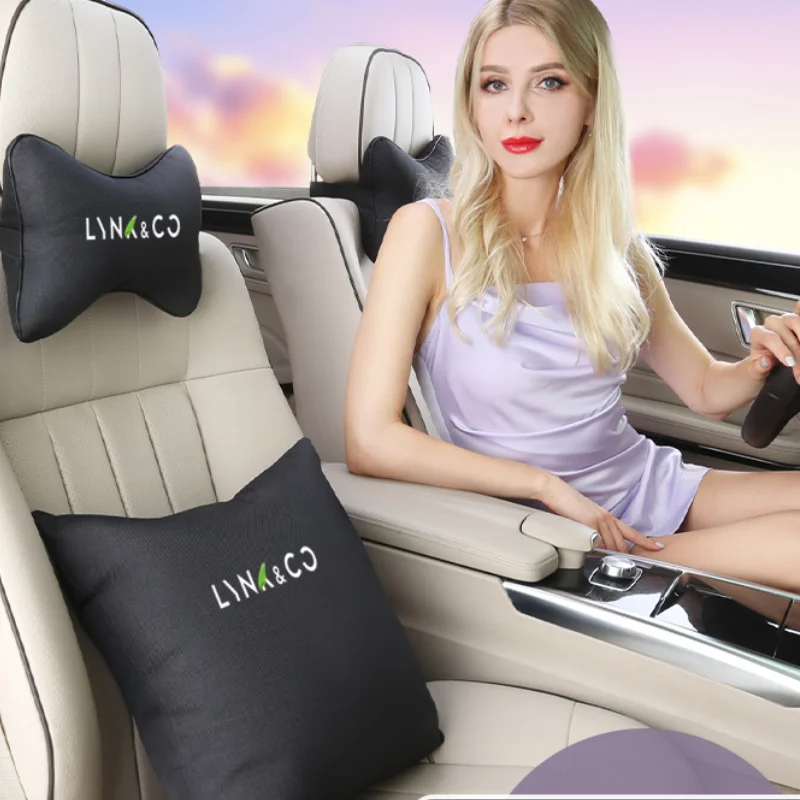 

Lynk&co 01/05 2021-2023 Dual Purpose Car Neck Protection Pillow for Rear Seat Cushion and Quilt