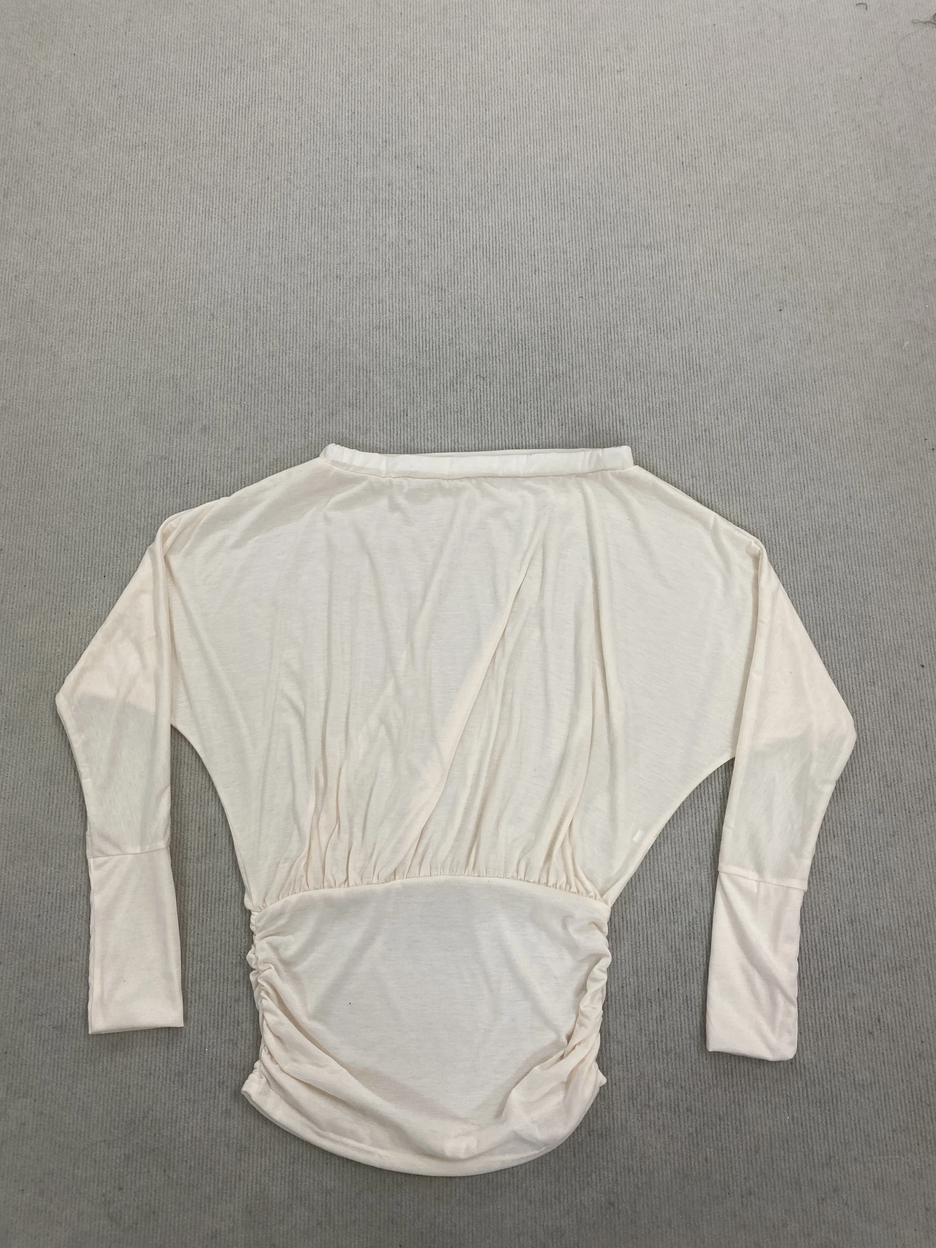 Western-style Edgy Camo Off-Shoulder Long-Sleeve Top for Women, Perfect for a Pure-Yet-Sexy Look