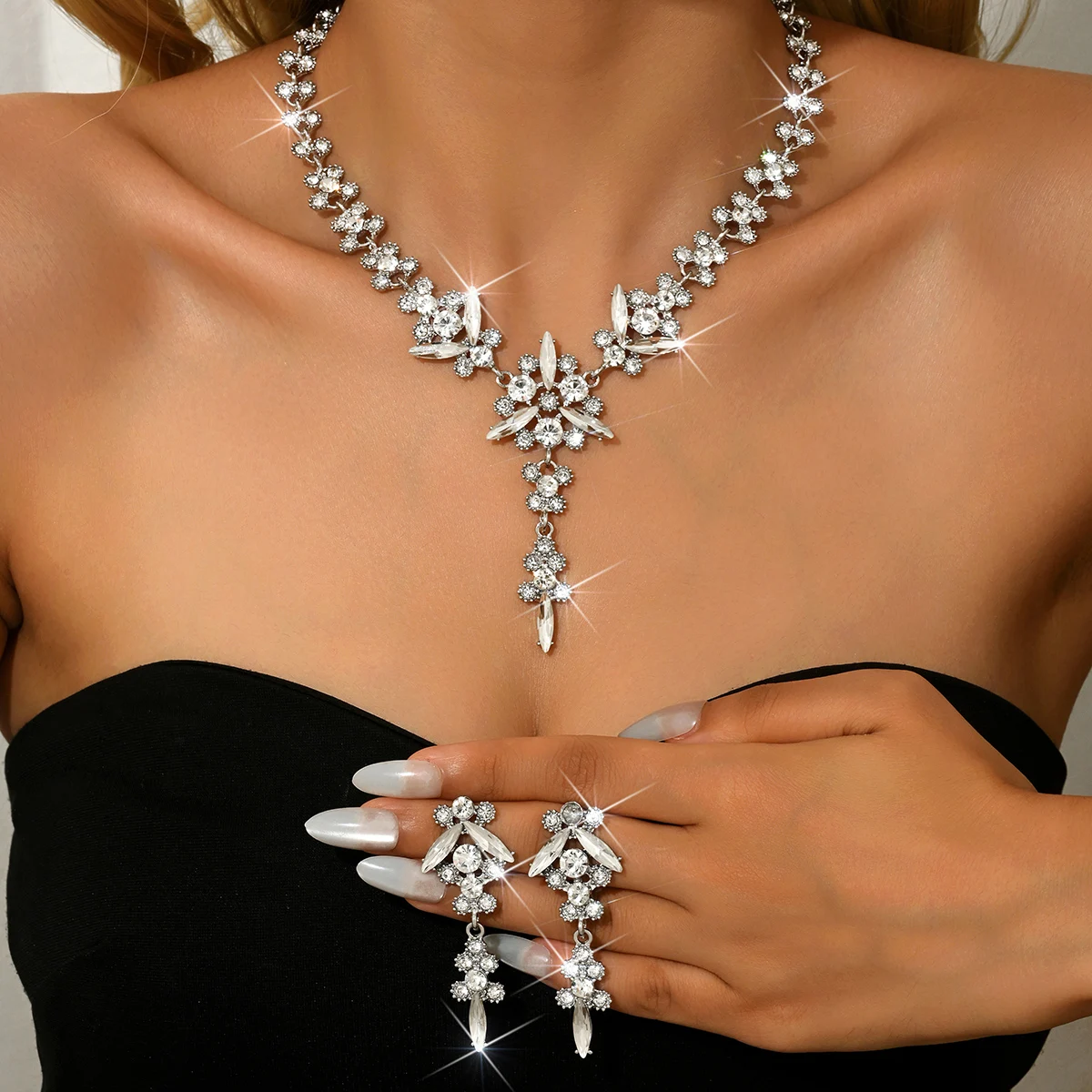 Garden Banquet Layered Tassel Necklace Earrings 2-Piece Set Decorated with Floral Branches, Wedding Dress and Light Luxury Jewel
