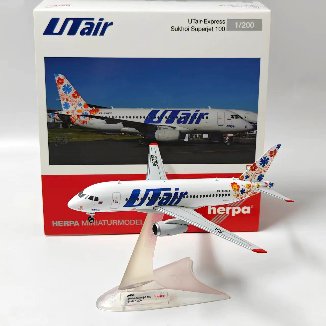 Diecast Herpa 1:200 Scale UTair-Express Jet Plane 100 Alloy Aircraft Model