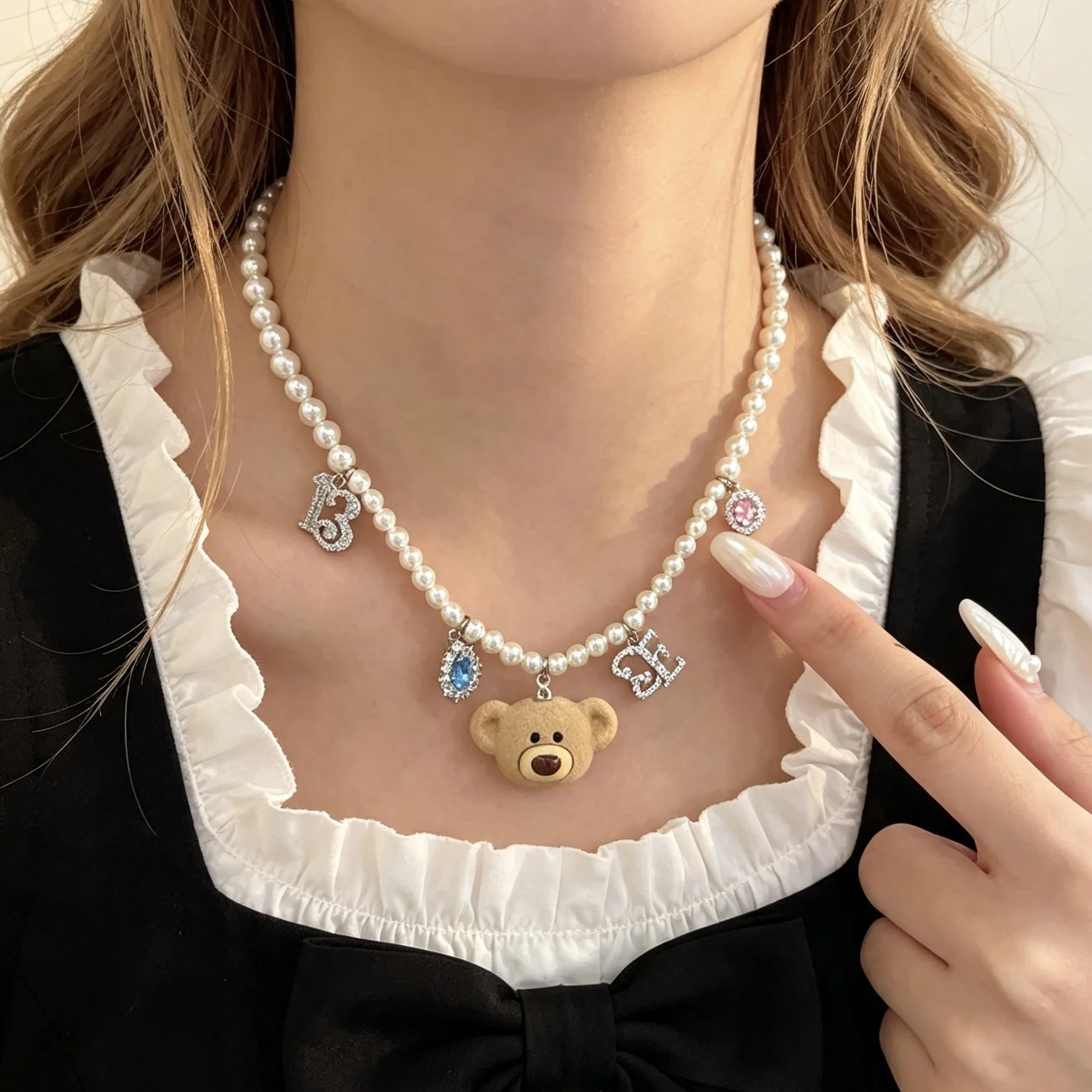 Cute Flocked Bear Head Pearl Beaded Necklace Women Rhinestone Letter Color Crystal Charms Daily Party Fashion Jewelry Gift