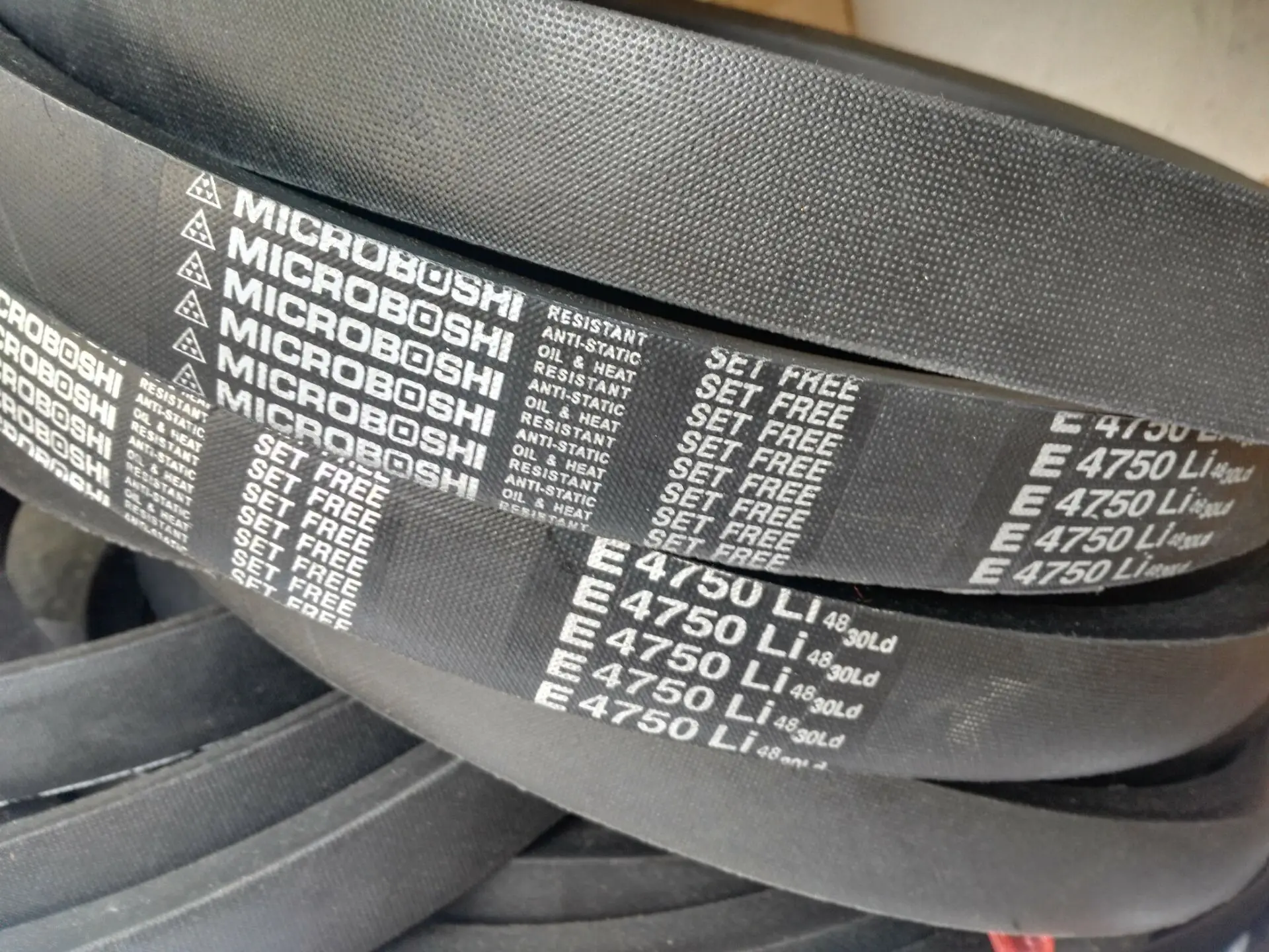 free shipping  for B2500/2515/2526/2540/2552/2565/2580/2591/2600/2616/2628/2642 belt