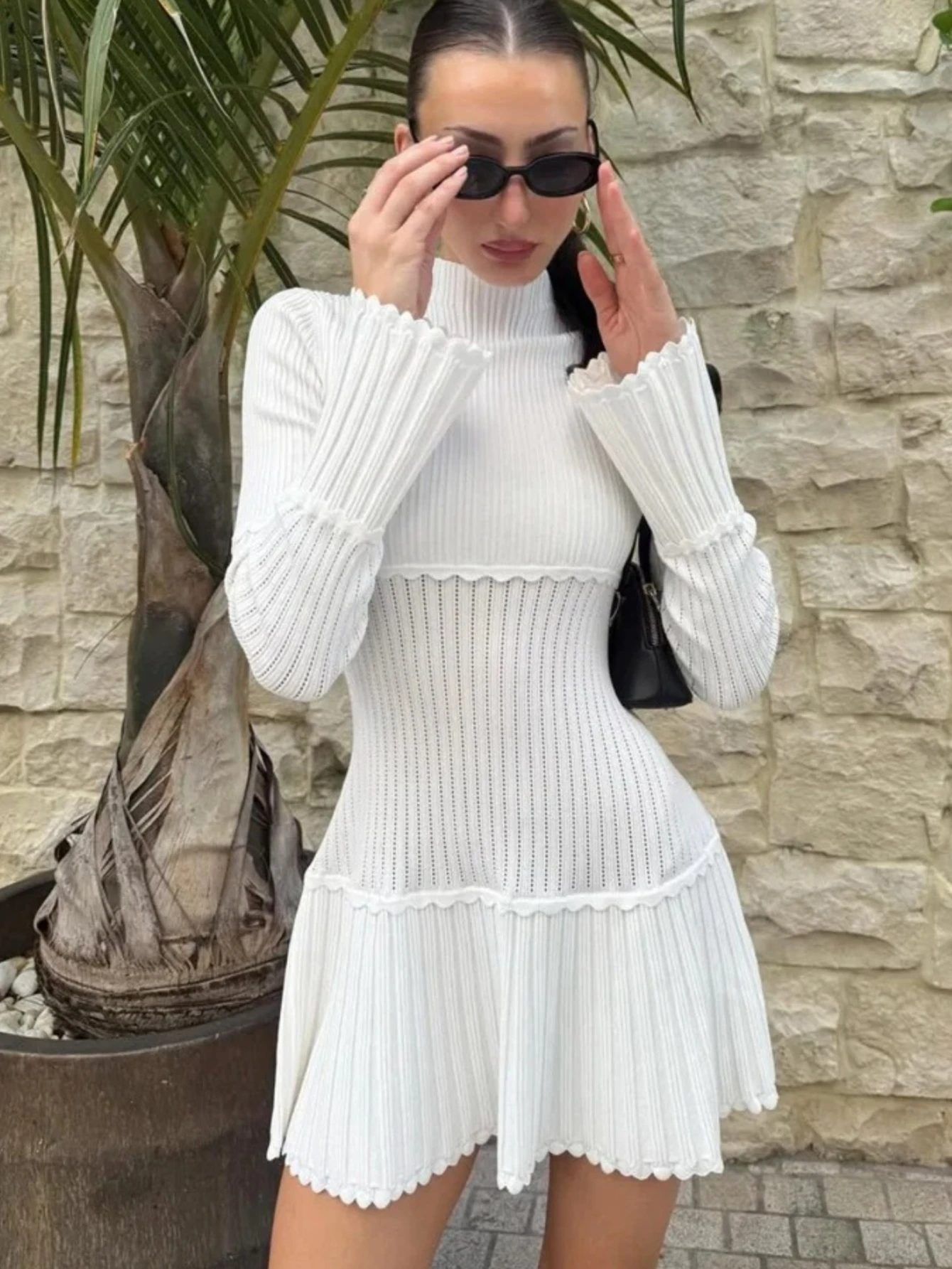 

Новое белое вязаное мини-платье с рюшами для женщин, 2026 года, с воротником-стойкой, в рубчик, в стиле пэчворк, свободного кроя, для повседневной носки, женское трикотажное платье