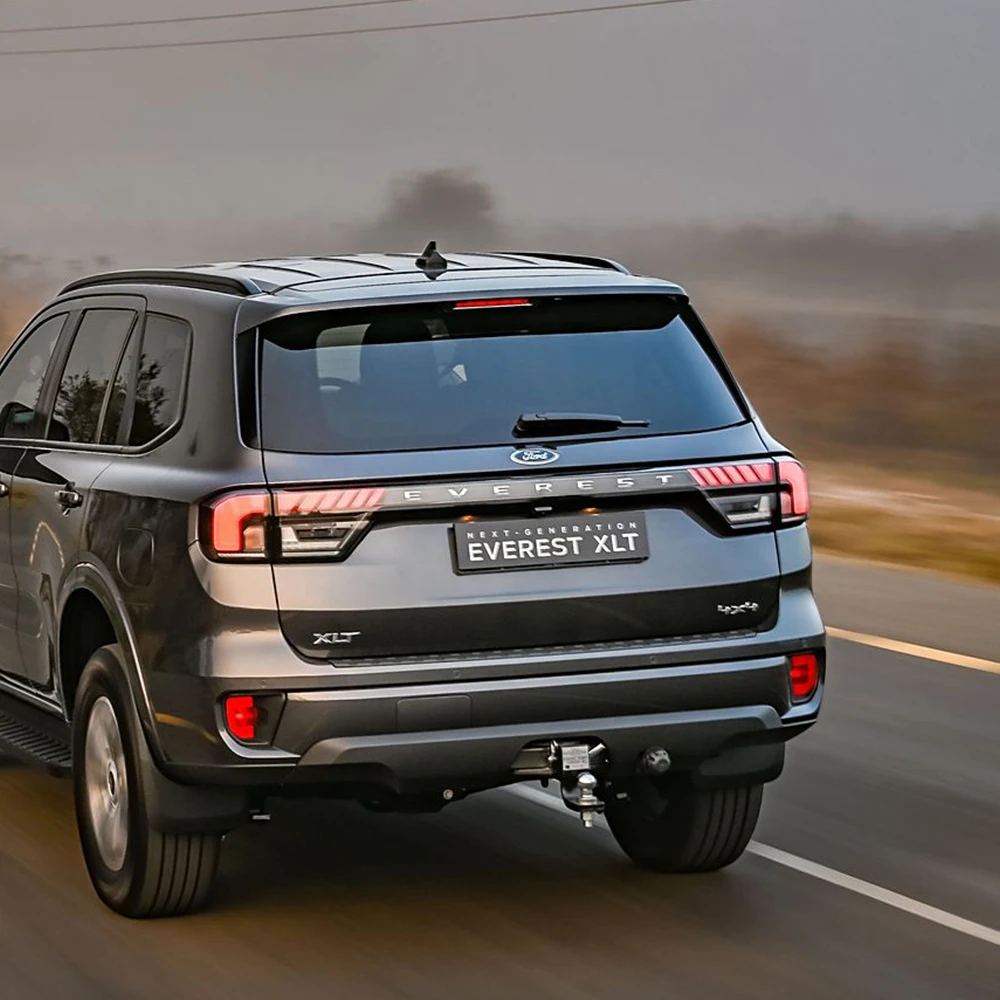 Luces de coche para Ford Everest 2023-Now, montaje de luces traseras automáticas, efecto de arranque mejorado, LED a través de luces traseras, herramientas, accesorios