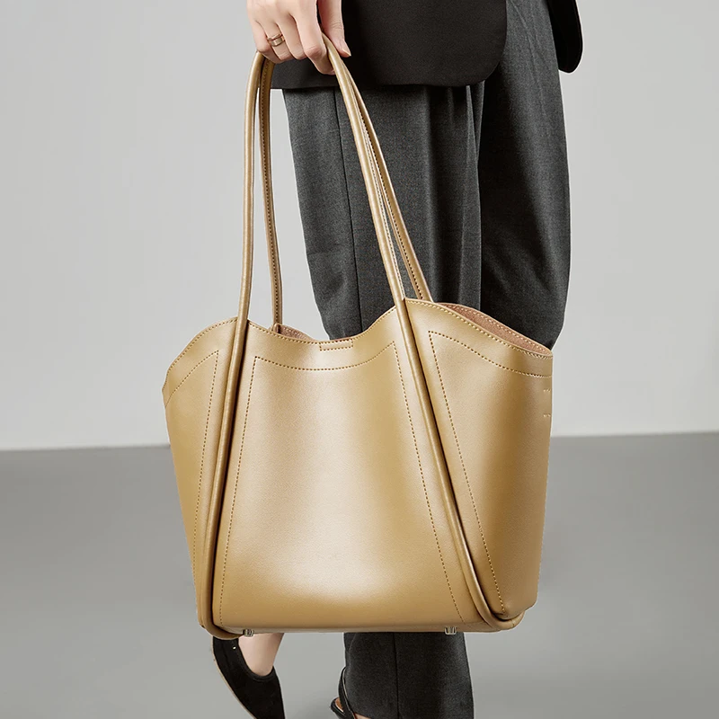 Women's Genuine Leather Solid Color Tote Bag Large Capacity Shoulder Bag for Daily Life Trendy Versatile All-match Commuting Bag