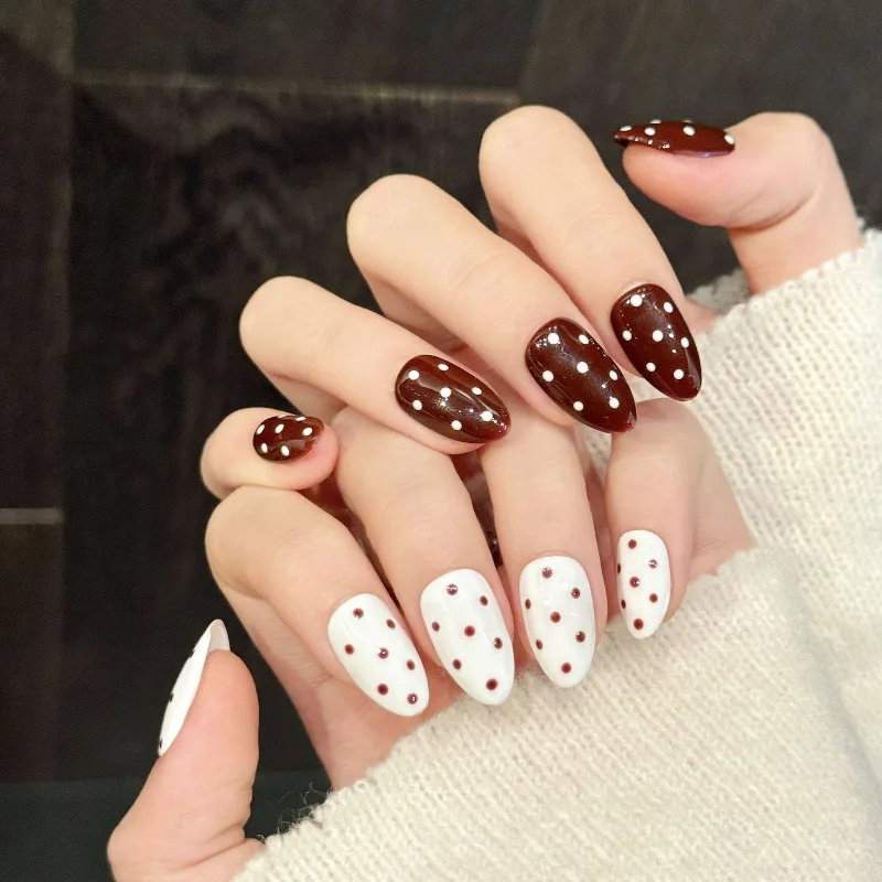 

10Pcs Handmade Nail Red & White Color-Blocking Sweet & Vibrant Nails for A Fairer Complexion Press-On Nail Tips Perfect for Girl