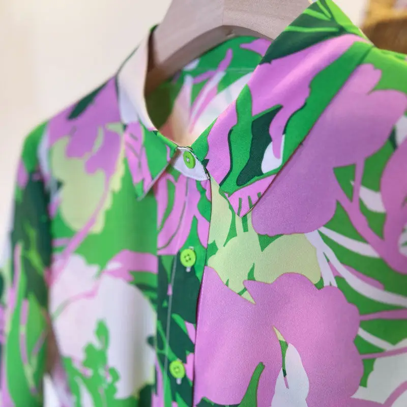 Temperamento feminino com fivela de gravata verde casual, confortável camisa de chiffon, plantas e flores, manga comprida, personalidade, primavera 2022