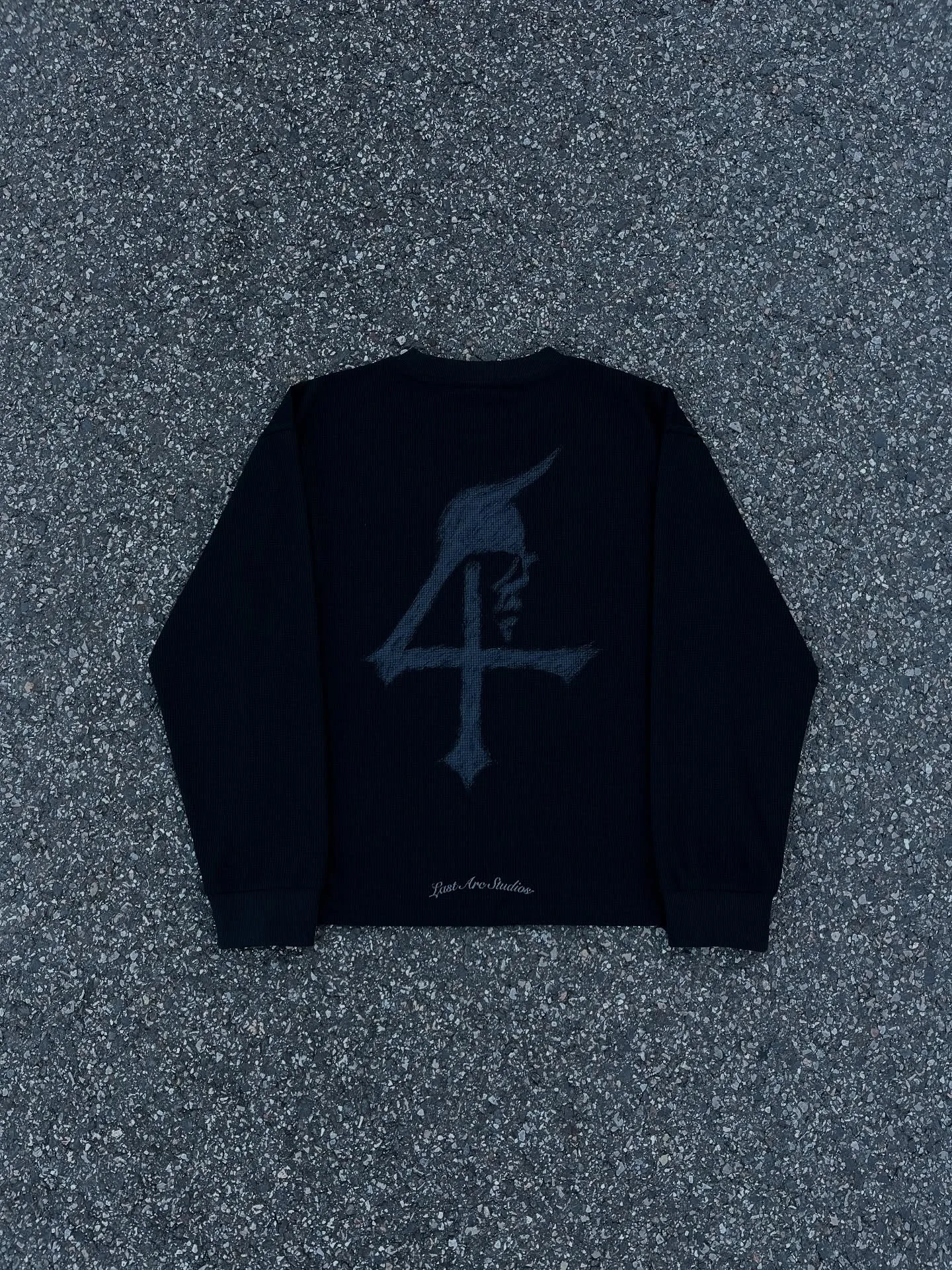 Retro Dark Aesthetic Long Sleeve Tee New Autumn Winter Unisex Loose Casual Personalized Fashionable Basic Top