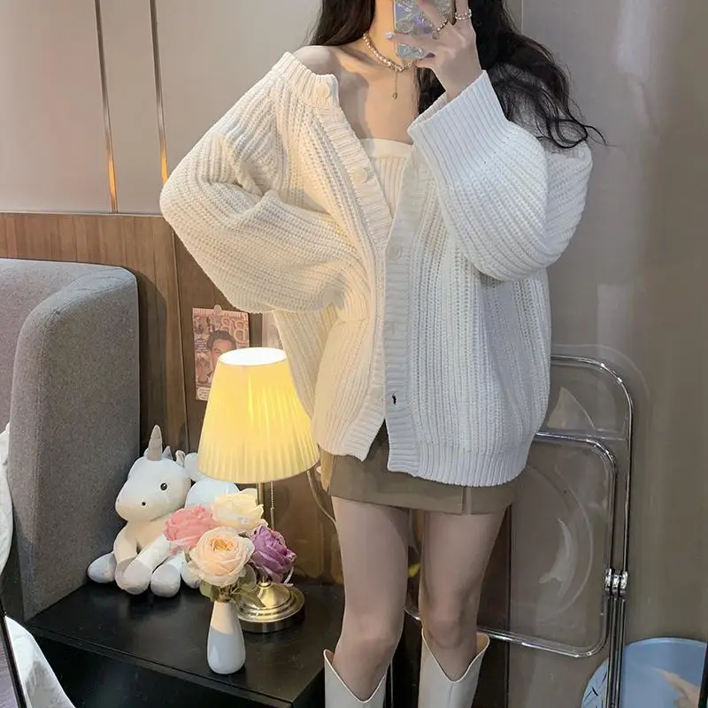 2025 New Pure Desire Wind Front and Rear Two Wear Sweater Cardigan Spring and Autumn Design Sense Loose White Coat Top for Women