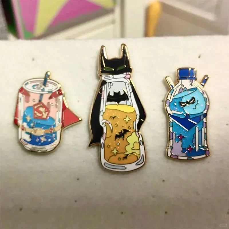 BeastKingdom Batman Superman anime movie peripheral secondary yuan metal badge cartoon creative hundred with brooch holiday gift