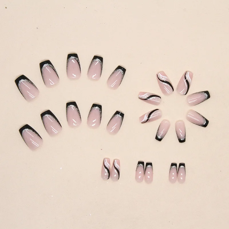 ショートフレンチグリッターネイル24個、ゼリージェル1個、爪やすり1個付き