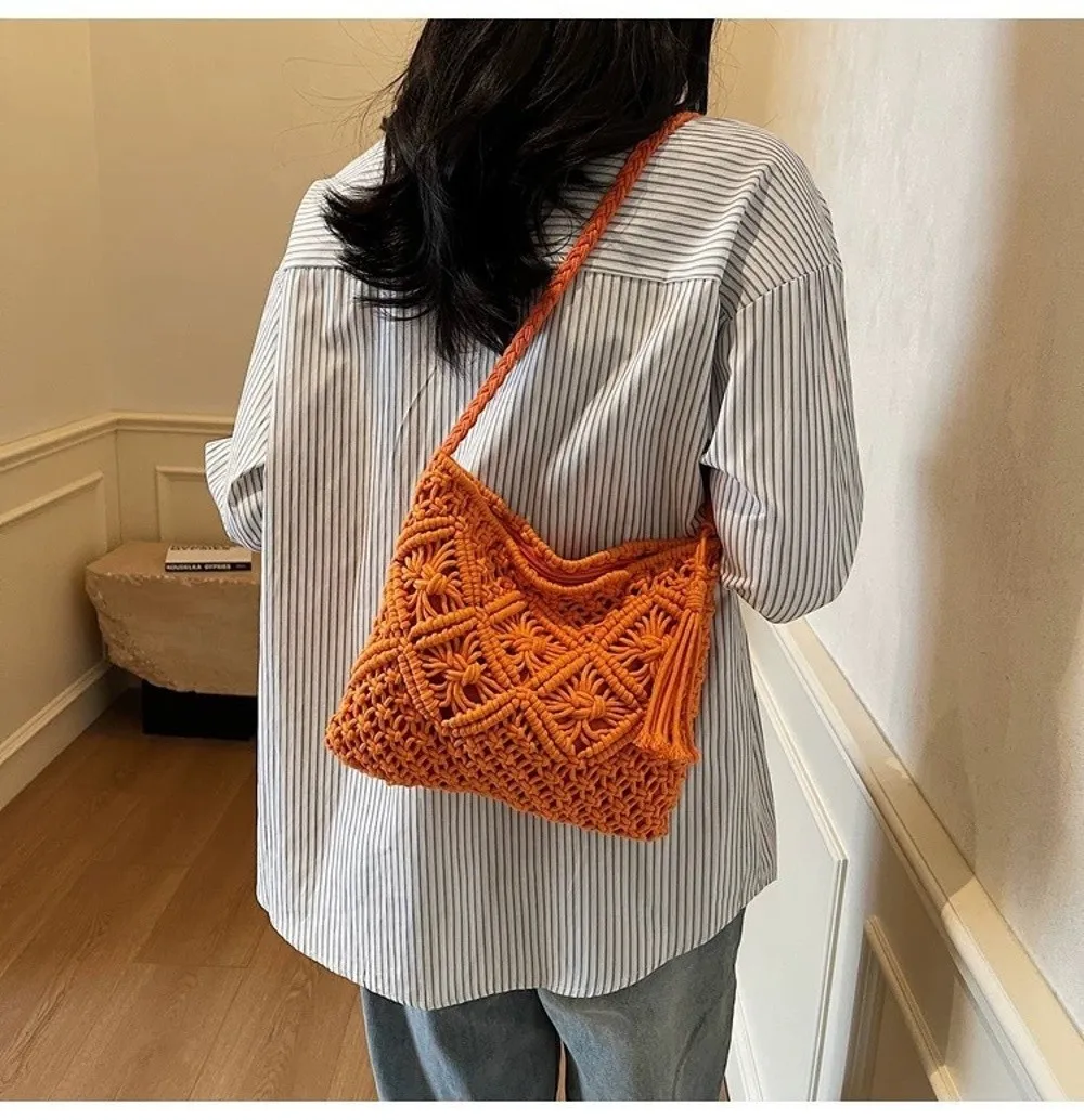 Neue Retro-Style Messenger-Tasche, Ausgehöhlte Rechteckige Schultertasche mit Quaste, Umhängetasche für Reisen – Detail 2