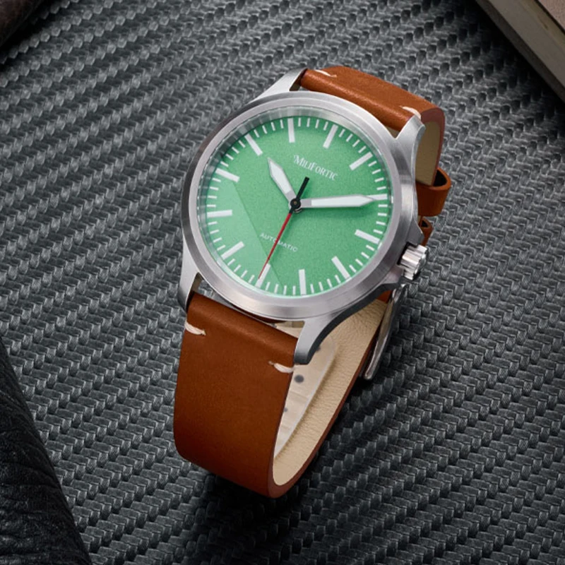 Milifortic 39 مللي متر S110 الطيار ساعة NH38 الحركة التلقائية الميكانيكية C3 مضيئة الياقوت ريرو المجال ساعة اليد الرجال مقاوم للماء