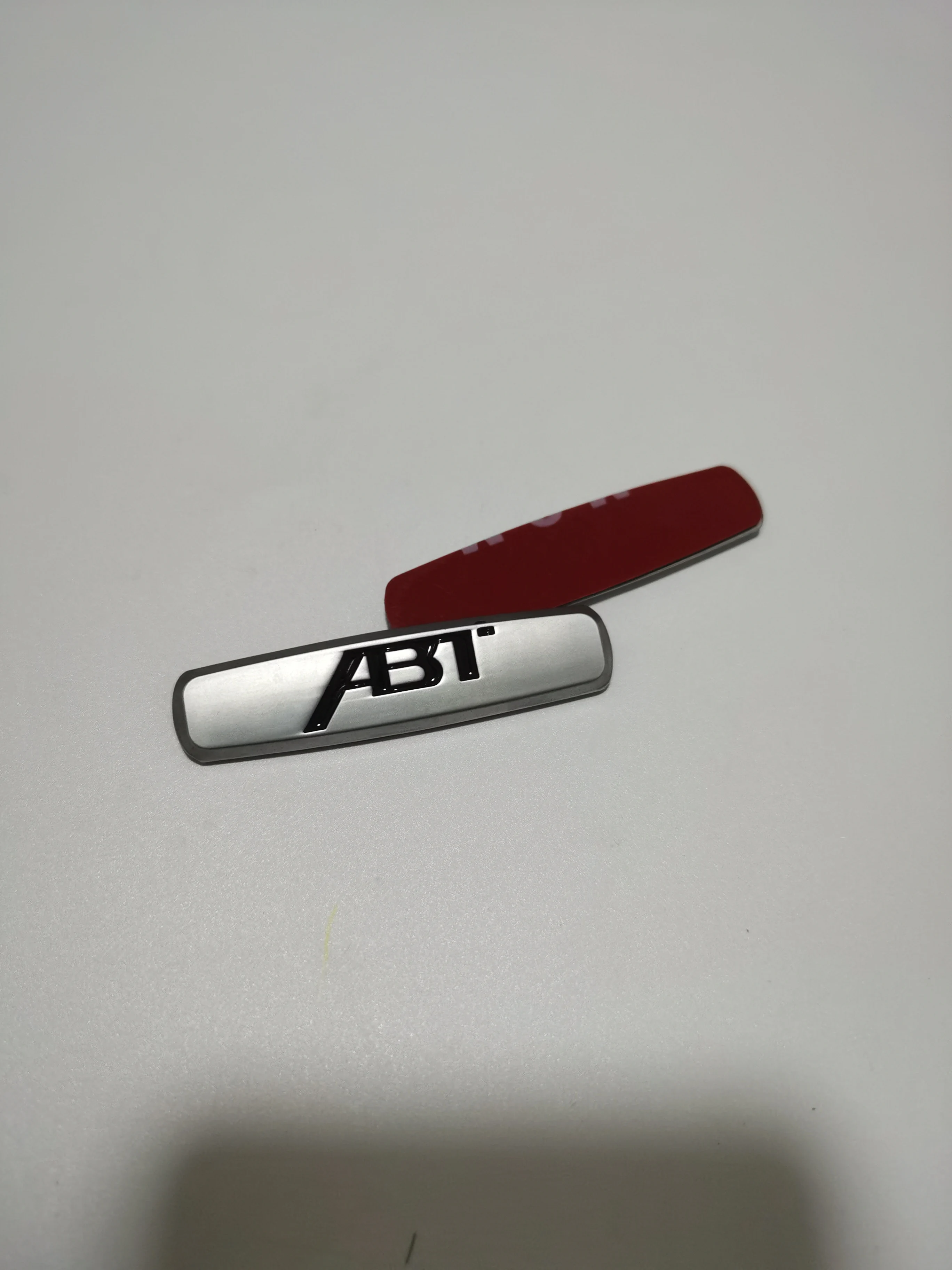 2 قطعة/الوحدة الفضة ABT شعار لأودي ملصق مقعد السيارة ملصق لشركة فولكس فاجن أودي RS3 RS4 RS5 Q5 Q7 Q3 SQ5 A6 A7 A8 A4 A5 A3 S4 S5 TTS