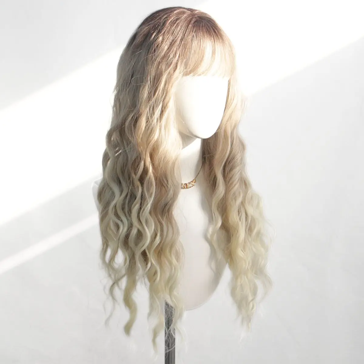 Peluca de pelo rizado largo sintético de alta calidad con gradiente dorado, peluca de pelo largo y rizado a la moda para mujer