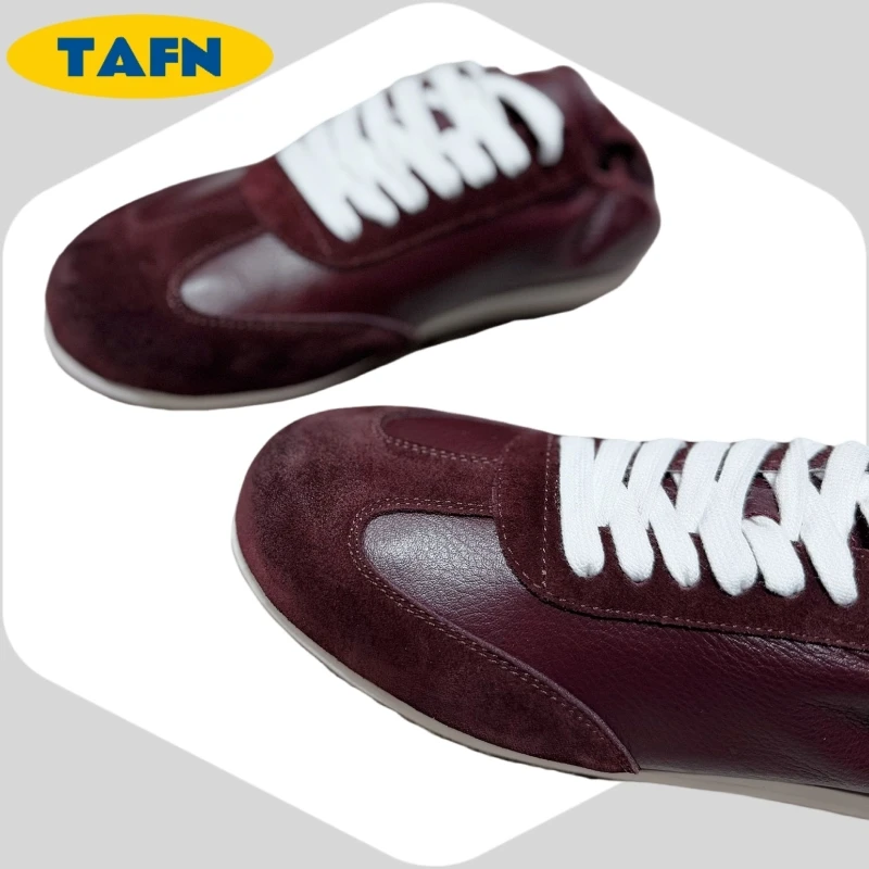 المألوف الرجعية العصرية أحذية رياضية عادية 25 جديد جلد البقر لينة أسفل خفيفة الوزن الدانتيل متابعة أنيقة وجميلة AD1812