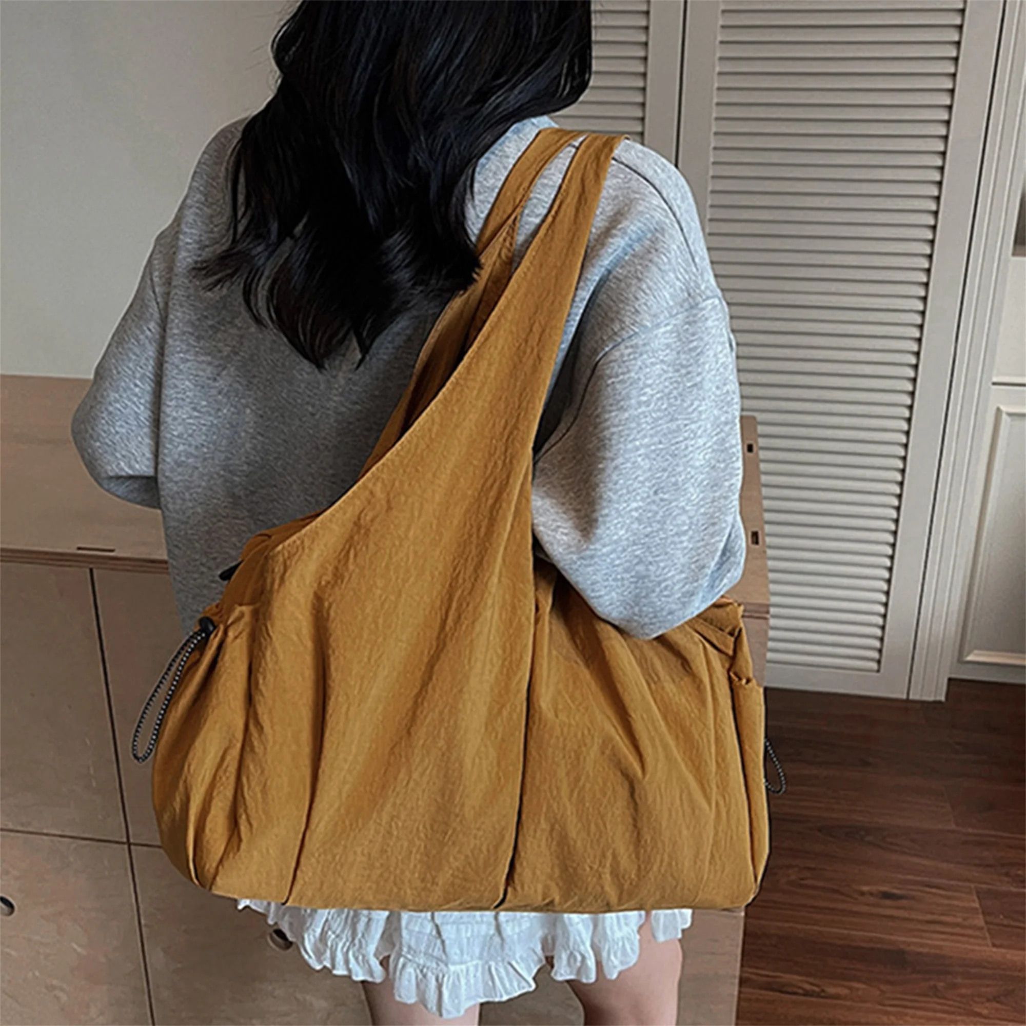 

Fashionable Women s Shoulder Bag with Spacious Interior and Chic Design for Everyday Use and Work Commute