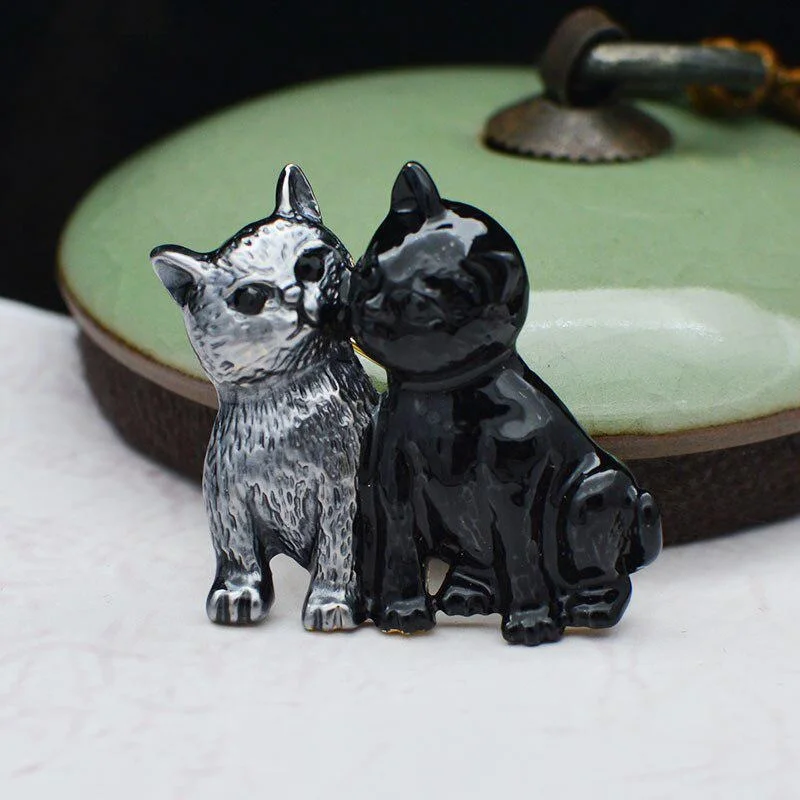 New Women\'s Fashion Bicolor Cat Breast Pin Cute Retro Versatile Animal Pin Coat Accessories Jewelry Gift Wholesale