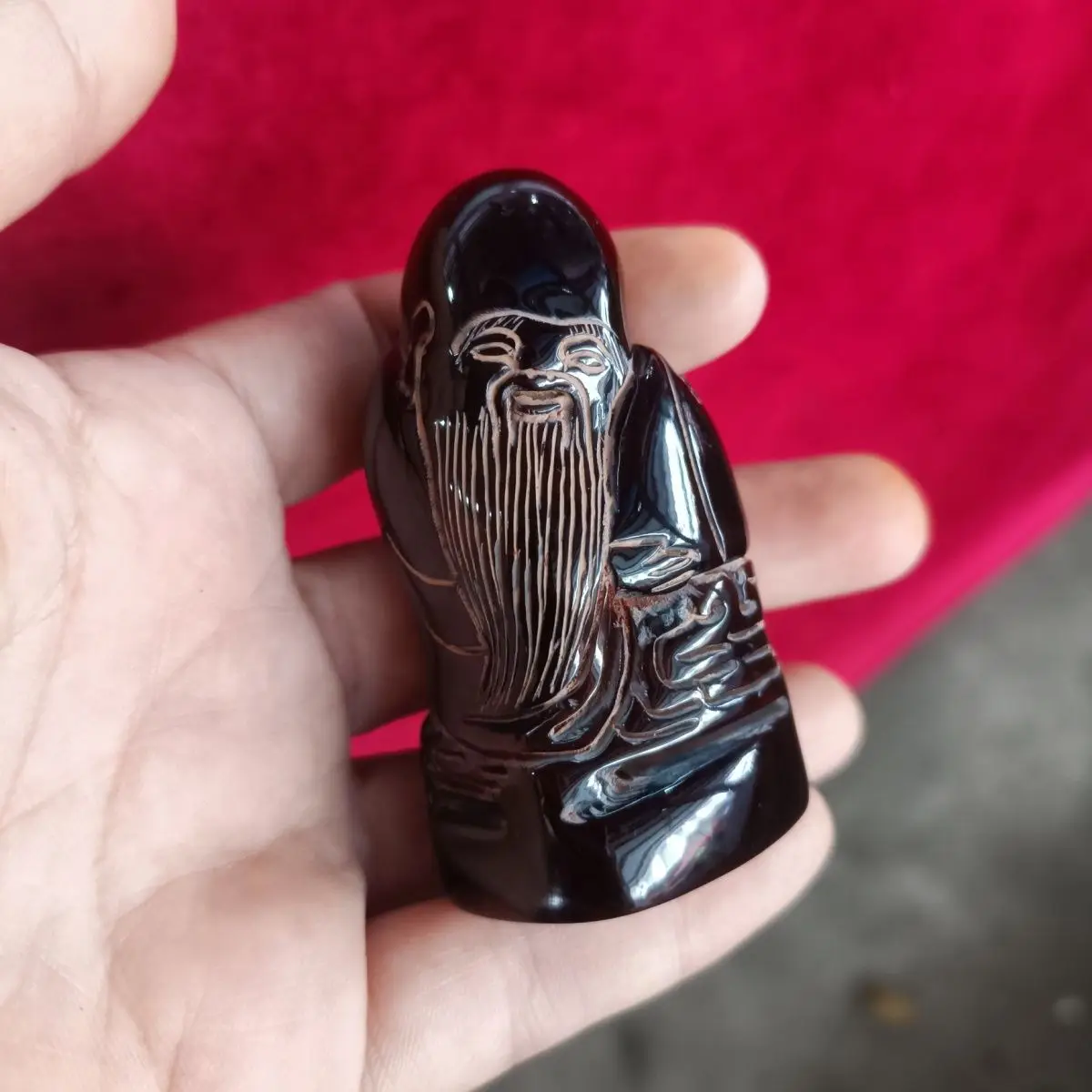 Ox horn Carved Long-bearded old man Statue Ornaments Craft Gift