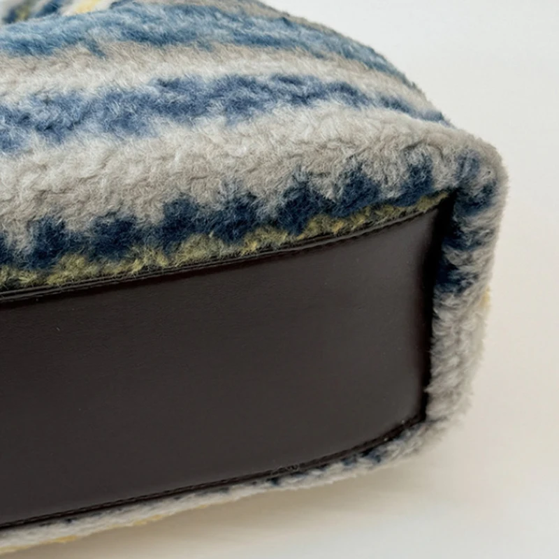 Farbblock-gestreifte Plüsch-Umhängetasche, schicke Damenhandtasche, geräumige Vintage-Arbeitstasche, vielseitige elegante Tragetasche – Detail 5