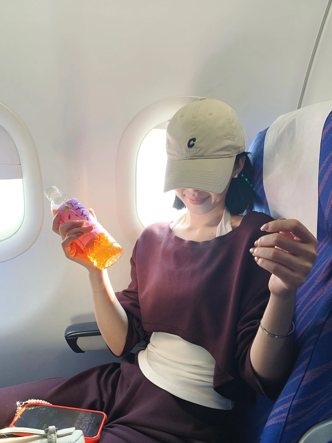 

Комплект Sweet And Spicy Airport Set 26 Spring: Свободный женский повседневный комплект из модала с высокой талией, длинные брюки и асимметричная футболка