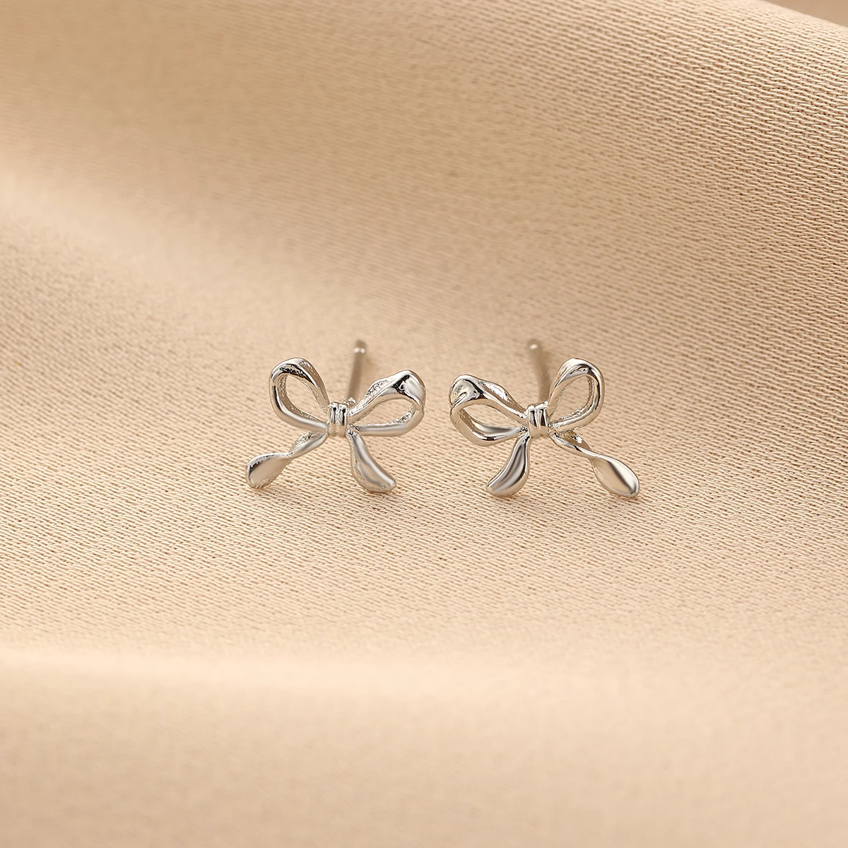 Silver Plated Ear Piercing Jewelry Romantic Zircon Clover Flower Stud Earrings for Women Girl Teen Jewelry Accessories