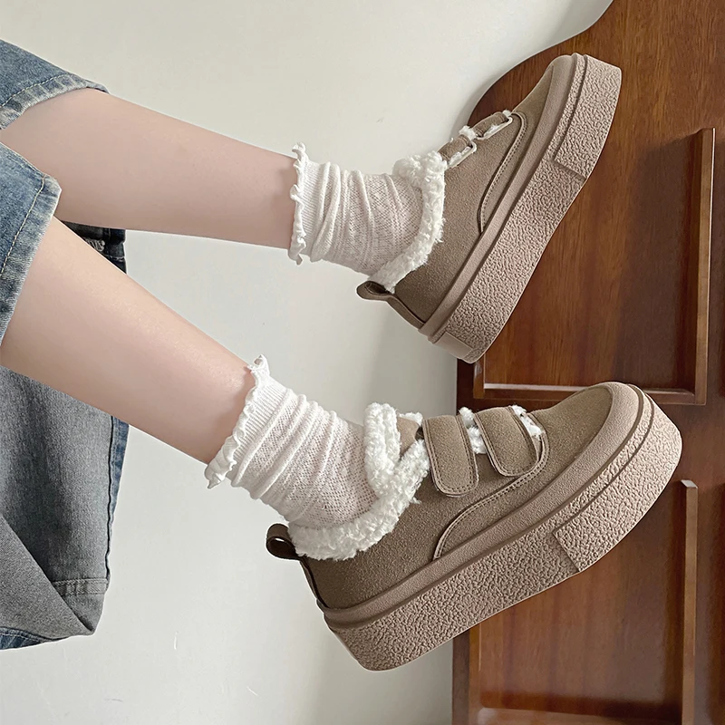 

Autumn Winter Women Shoes Sexy Trendy Breathable Black Shoes Flats Women Casual Sport Shoes Women Platform Sneakers Add Wool New