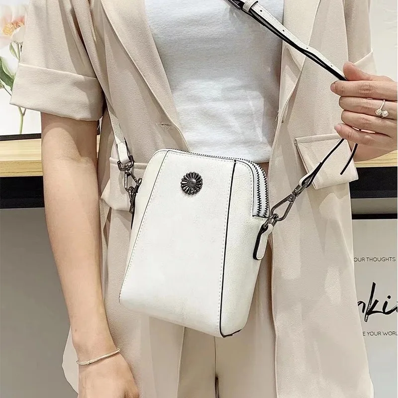 

2024 Новая женская сумка через плечо из натуральной вощеной воловьей кожи, дизайнерская роскошная сумка, модная сумка через плечо для телефона, стильные сумки для