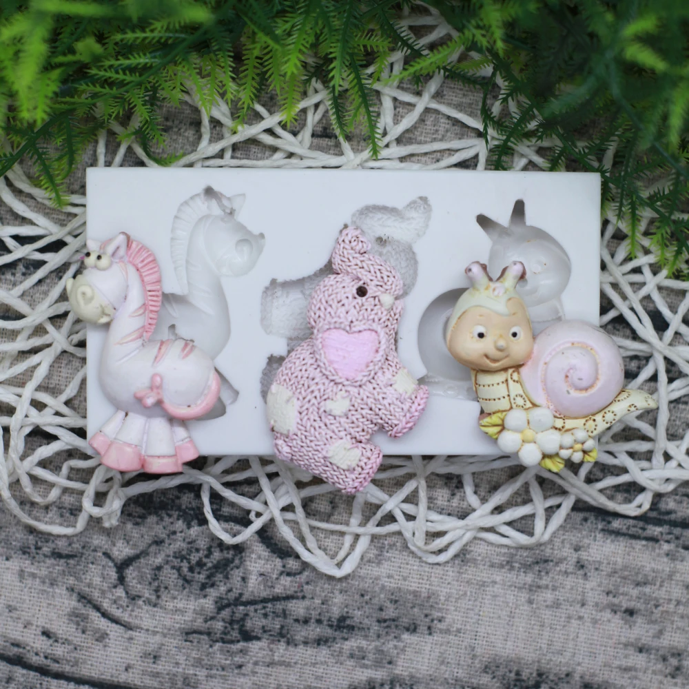 Cute Sweater Baby Elephant Snail Pony Cake Decoration Fondant Mold, Suitable for Kitchen Baking, Chocolate,  Clay, Resin