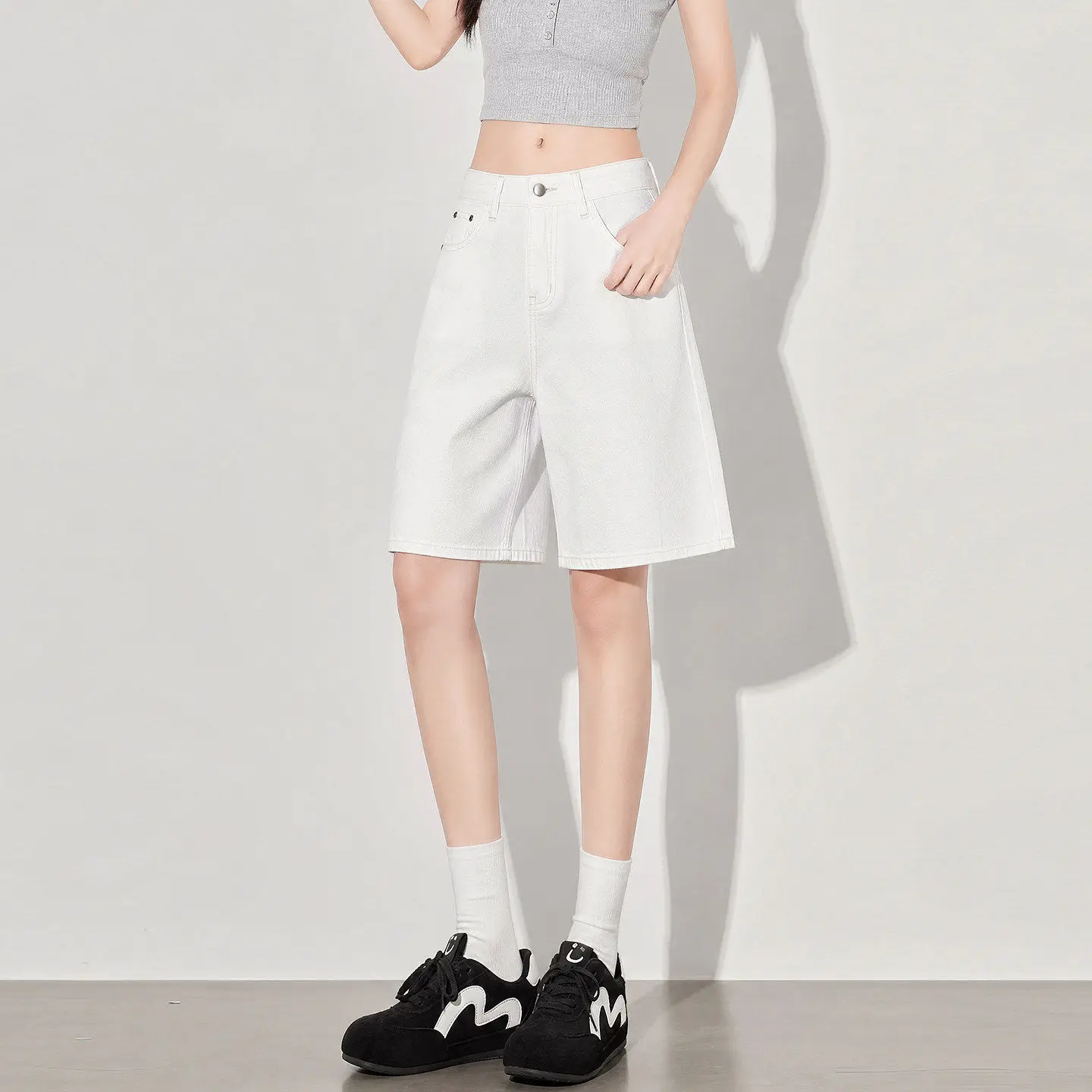 American Retro White Five-Point Denim Shorts Women's Small Size Summer New High Waist Draping Straight Tube Mid-Pants