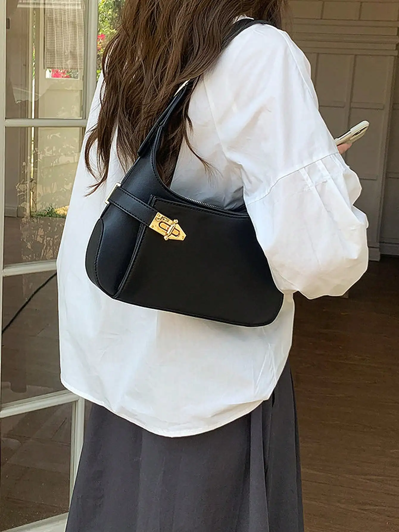 Underarm bag for women 2024 new summer high-end texture, niche temperament, commuting retro one shoulder hand-held stick bag