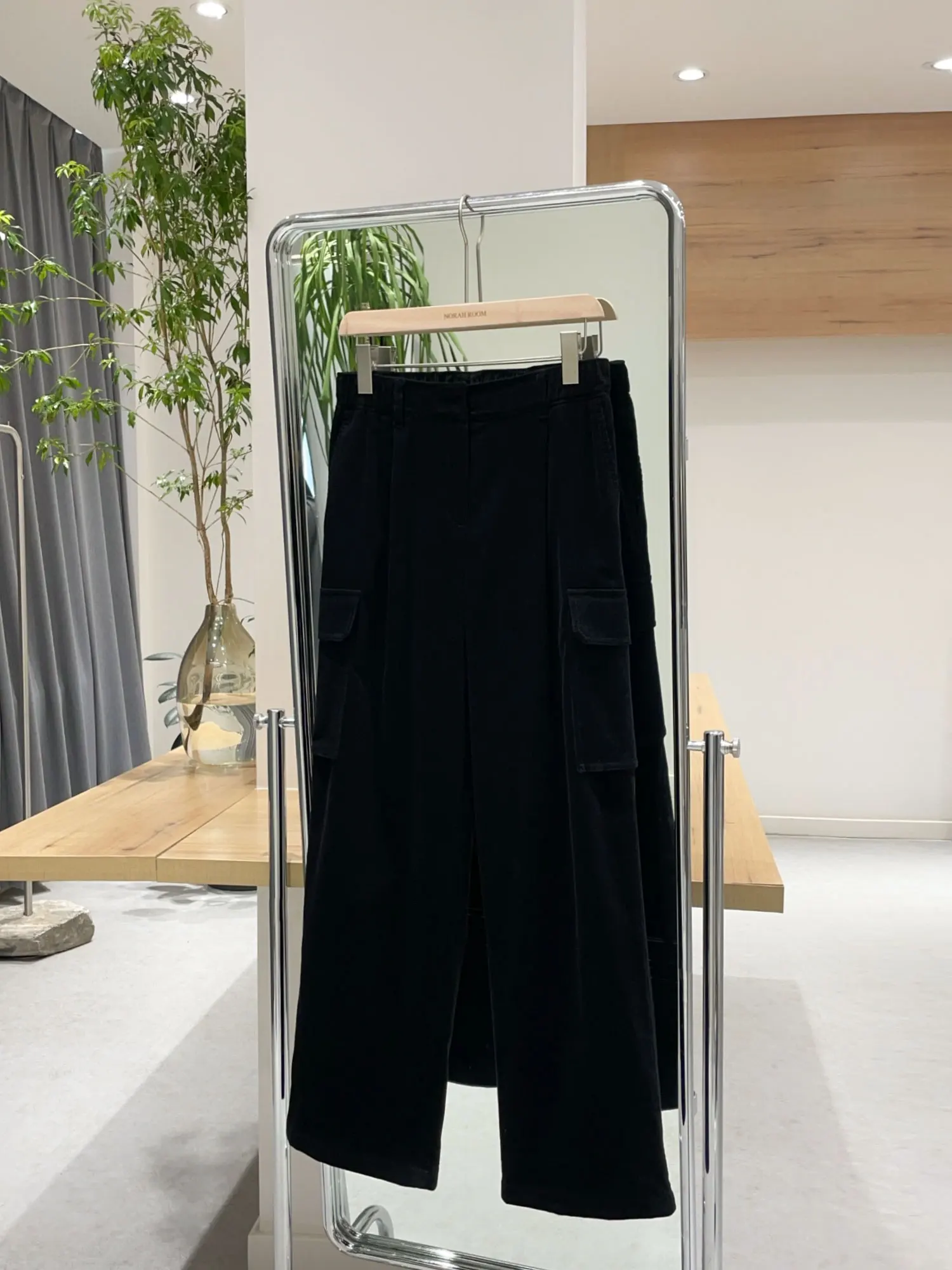 Nok Xiaola ملابس عمل أصلية لشتاء 2024 بخصر مطاطي من المخمل سراويل غير رسمية بثلاثة ألوان نمط التنقل بخصر عالٍ وساق مستقيمة #5