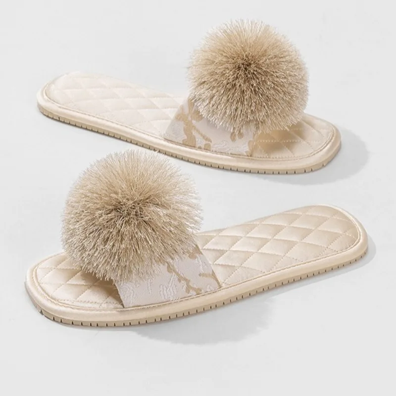 

Элегантные атласные домашние тапочки с вышивкой, женские модные плоские тапочки с перекрестной завязкой, уютные легкие домашние нескользящие хлопковые тапочки