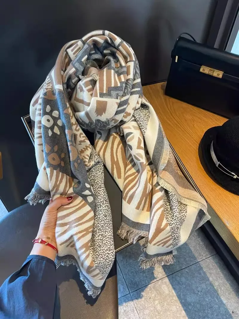 Echarpe-camere-double-face-pour-femmes-barbe-effilochee-grand-carre-chaud-coupe-vent-protection-ne-echarpe-d'hiver