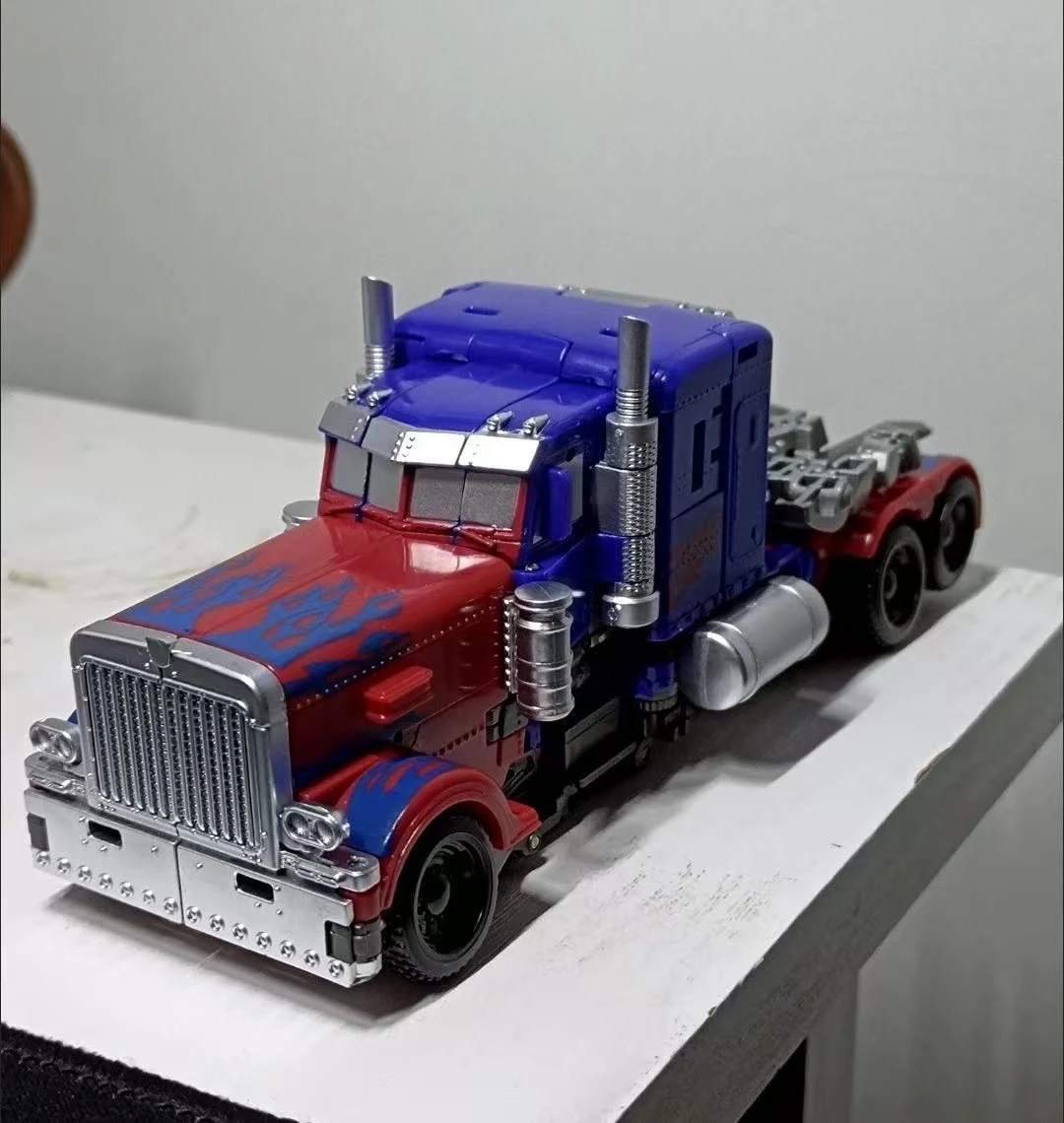 発売中変身おもちゃ TW1022 OP トラックアクションフィギュアおもちゃ TW1022 可動人形変形ロボットモデル男の子ギフト在庫あり