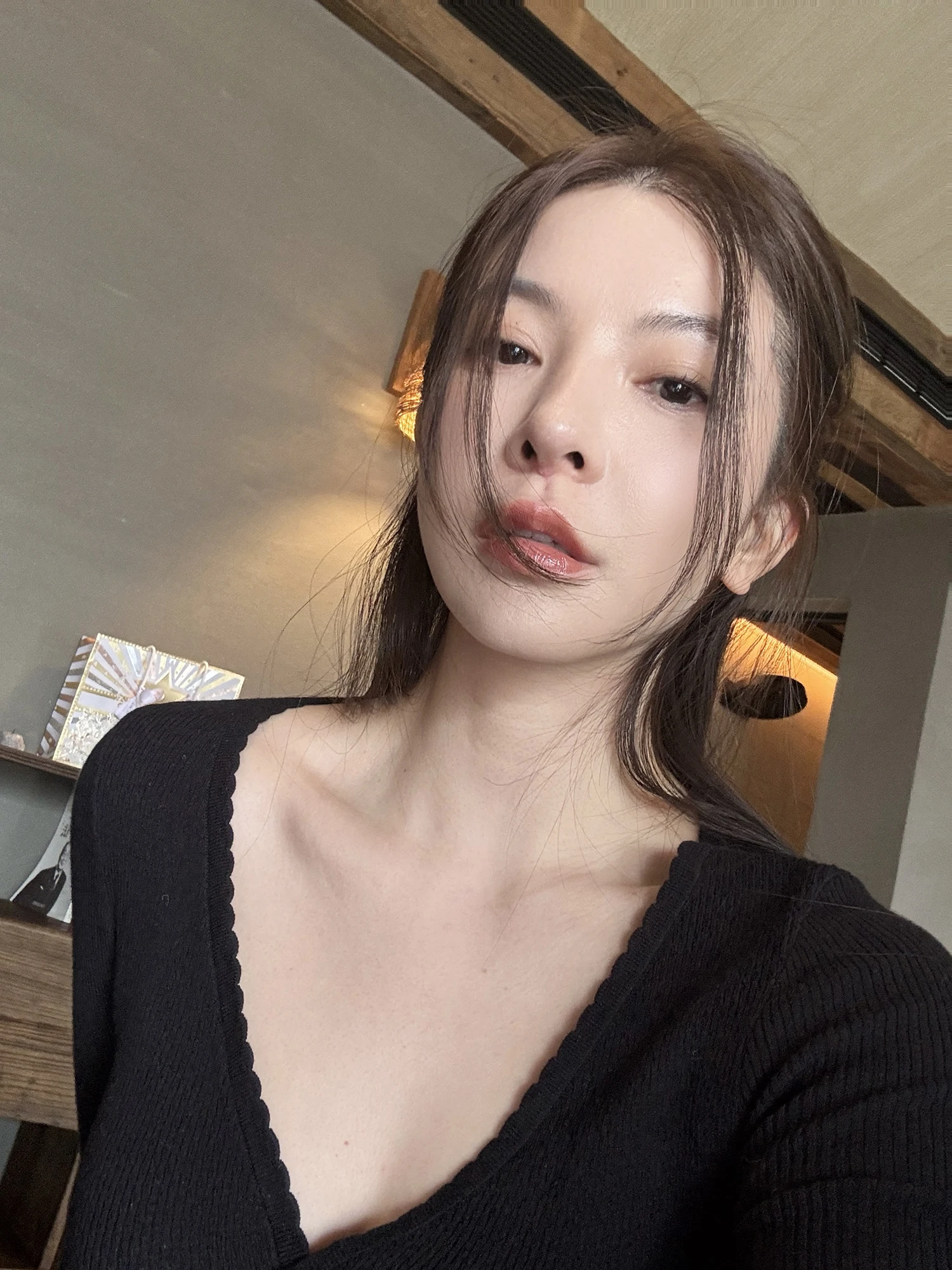 

Fashionable Deep V-neck Ruffle Bottom Shirt Women's Long Sleeve Short Length Cotton Standard Fit Top for Petite Ladies