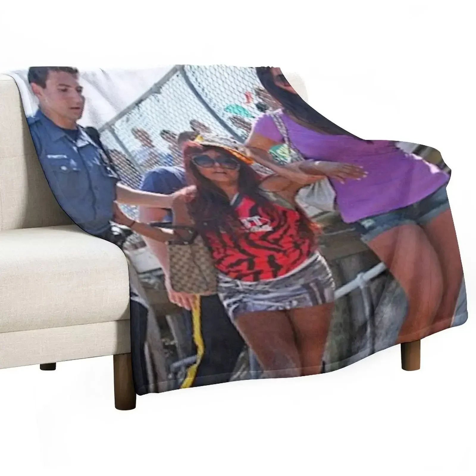 Snooki getting arrested on the beach Throw Blanket Luxury Designer halloween Blankets