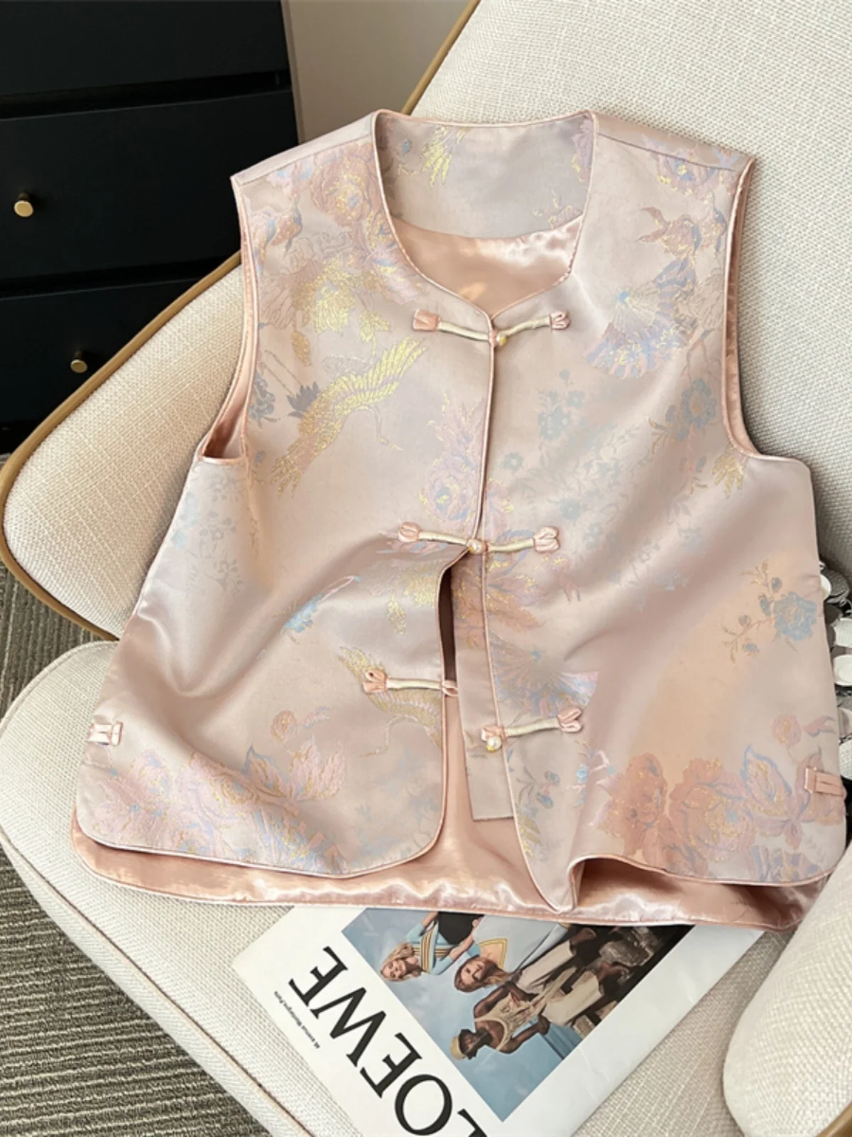 

Новый женский жилет в китайском стиле: универсальный, свободный крой, высококачественный, модный, с вышивкой, для повседневной носки, элегантный силуэт