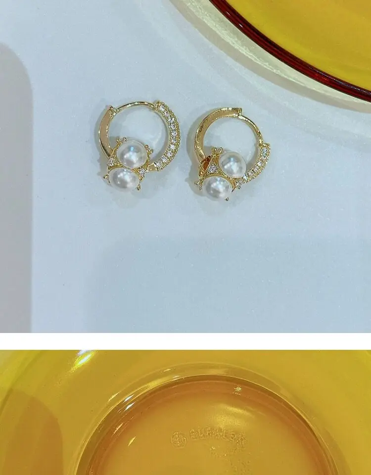 Neues Design, luxuriöser, mikropavébesetzter Zirkon-Ohrring mit Goldfarbenem Verschluss und künstlichem Perlenanhänger für Damen, vielseitiges Schmuck-Accessoire – Detail 16