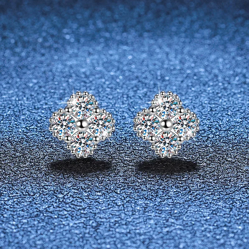 18K platinum diamond stud earrings high-end four-leaf clover Plated PT950 platinum earrings light luxury fashion moissanite