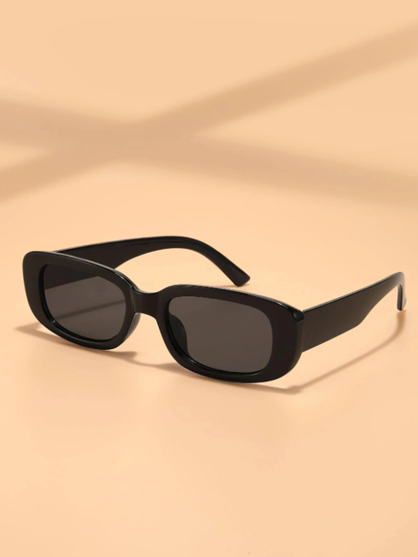 1Pc Y2K Black Frame Small Square Sunglasses Street Fashion Brand for Trendy Girls, Uv Protection, Same Style for Men and Women