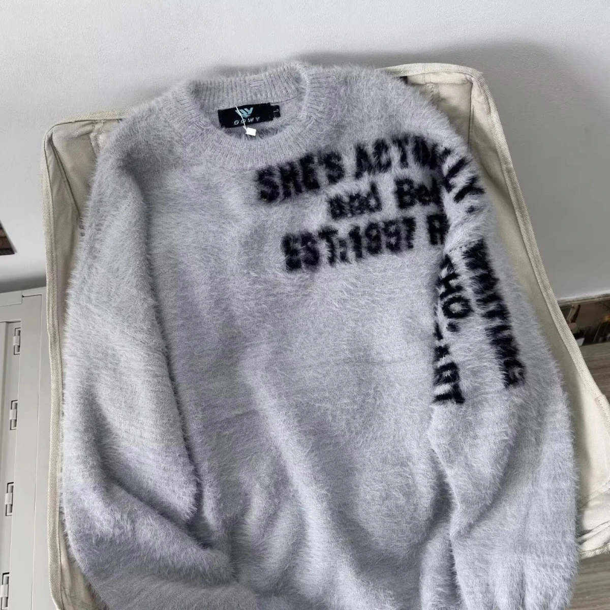 

American Sle Retro Soft Mink Sweater Loose Lazy Couple Knitted irt Men's Women's Creative Embroidery Letter Design