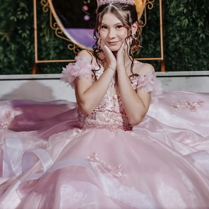 فساتين Quinceanera الوردية المخصصة قبالة الكتف الترتر كريستال زين ذيل طويل فيستدو 15 Quinceanera