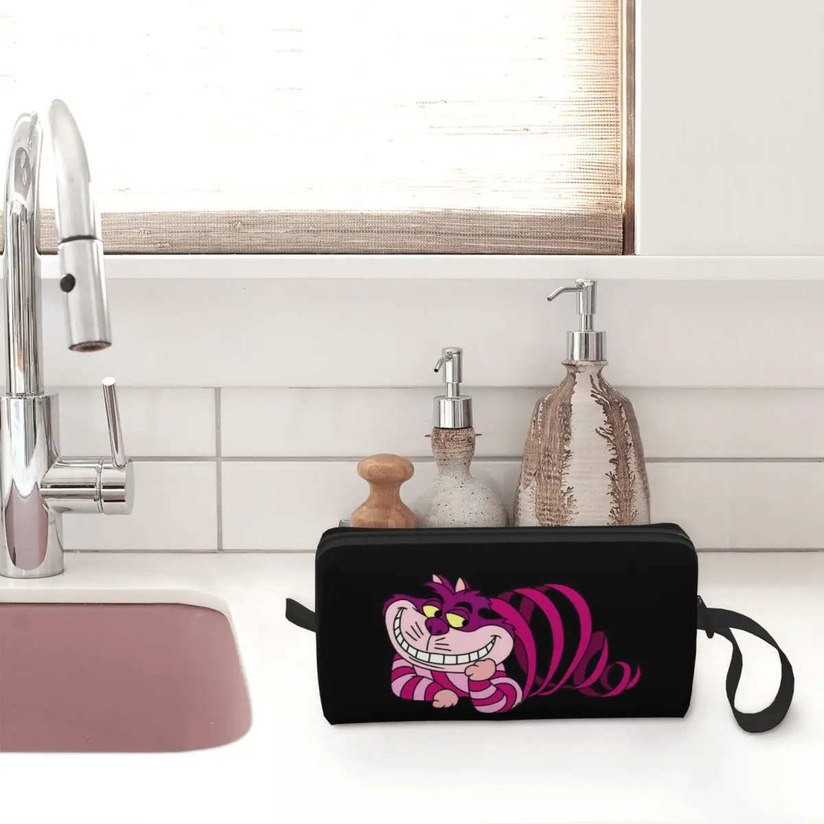 Custom Cheshire Cat Toiletry Bag for Women Alice In Wonderland Cartoon Cosmetic Makeup Organizer Ladies Storage Dopp Kit Case