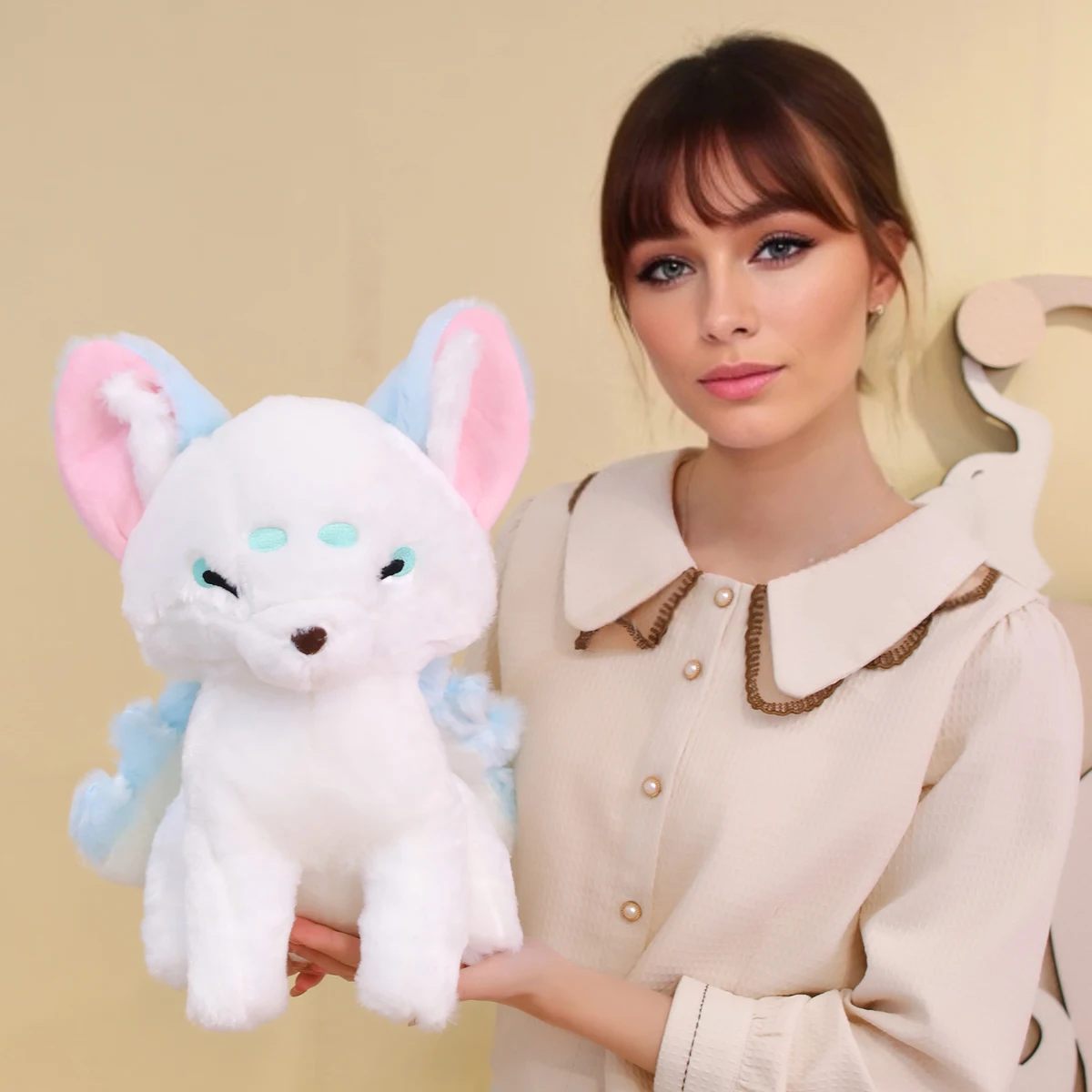 Vosa de brinquedo de pelúcia fofa e criativa com nove caudas, um travesseiro inspirado no clássico das montanhas e da mitologia dos mares, uma nove caudas