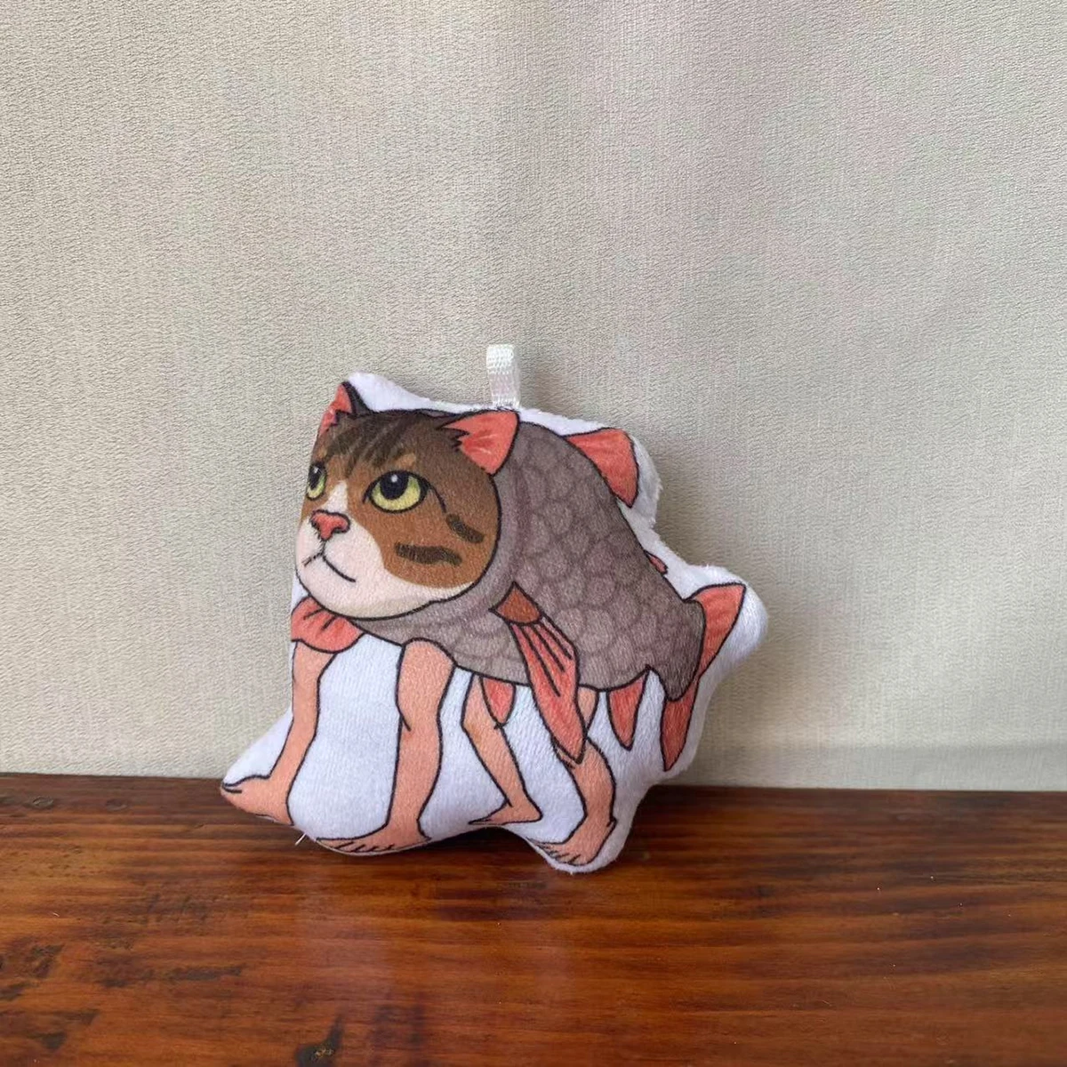 Ai Shanhaijing Tung Tung Sahur قلادة القرش دمية عصا خشبية الشكل دمية قطيفة صغيرة قلادة ، مناسبة لمشاركة الألعاب القطيفة مع الأصدقاء ، قلادة صغيرة مزحة للأصدقاء #4