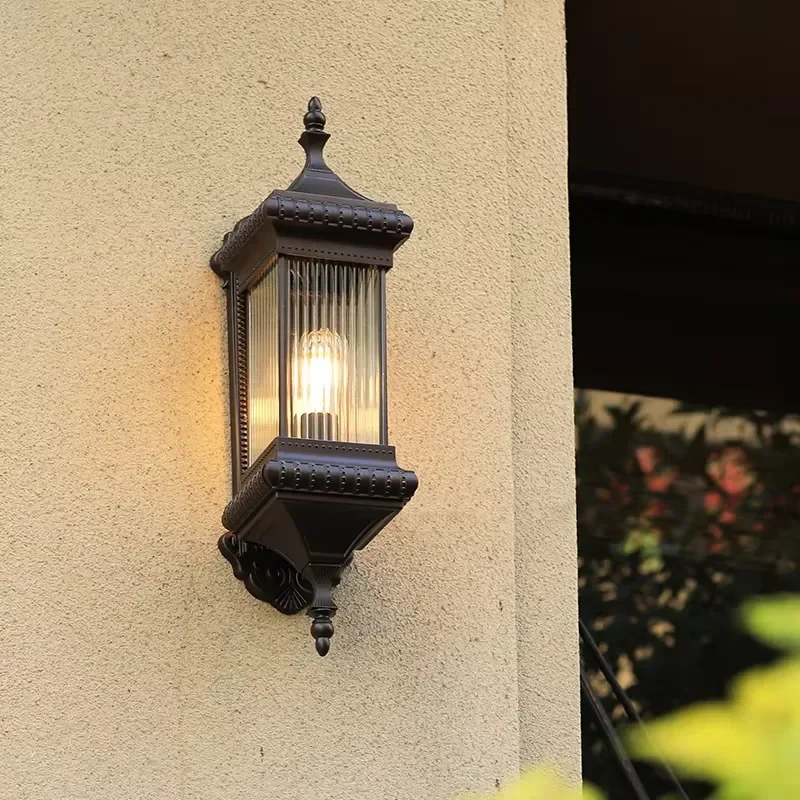Vintage Classical LED Outdoor Wall Lamp Antique Style Aluminium Base Water-Proof Feature for Garden